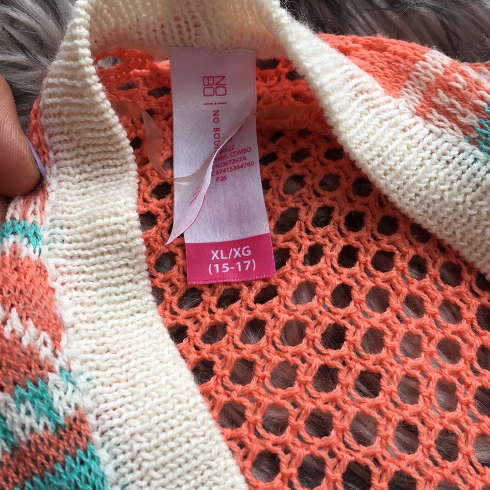 Native Aztec-ish Wrap Shrug - Picture 4 of 5